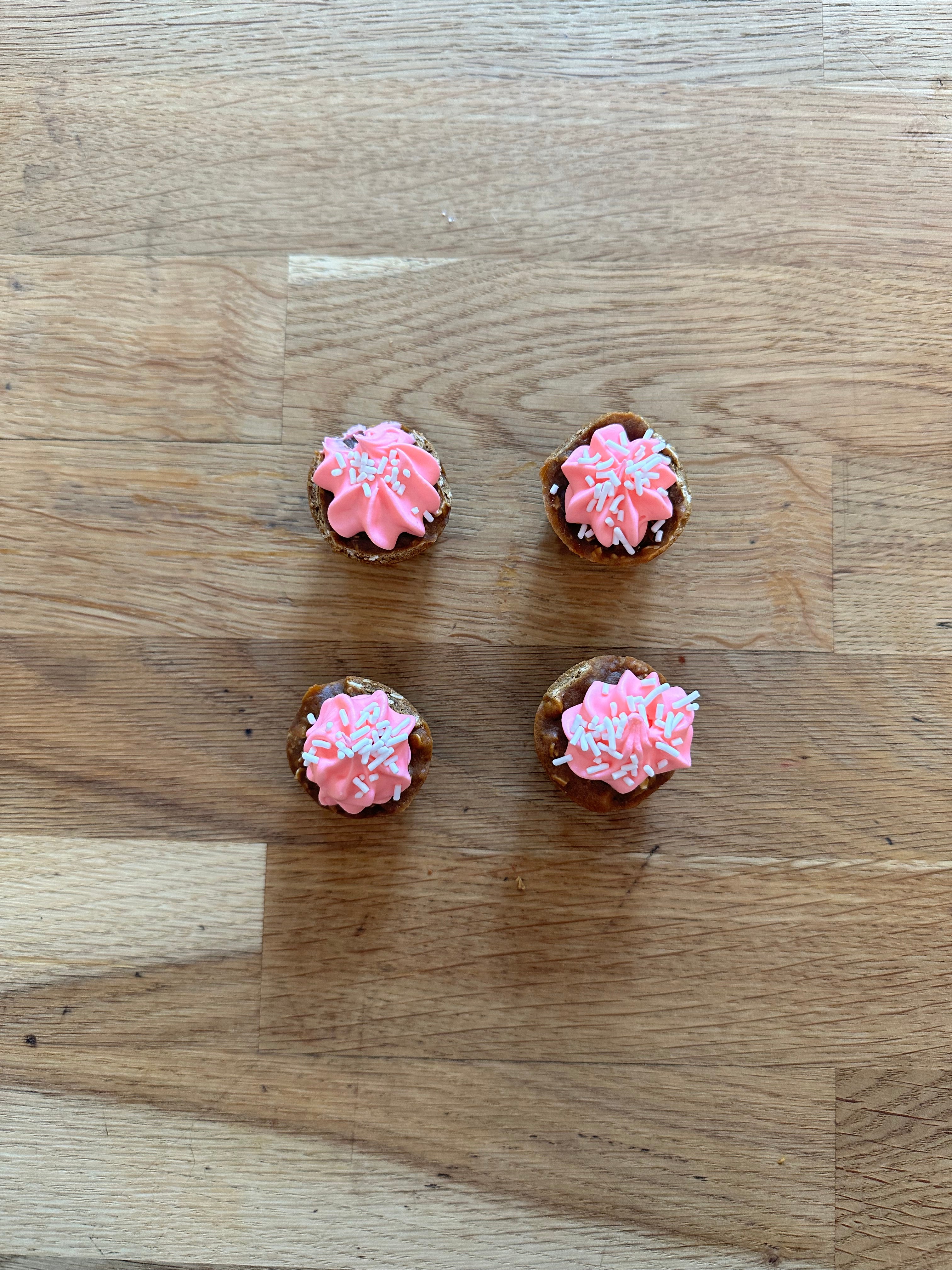 Pretty pony muffins~ white sprinkles